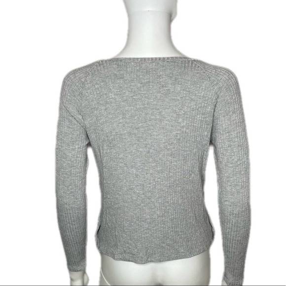 Generation Love Women's Gray Button Detail Rib-Knit  Claire Pullover Top sz XS - Picture 3 of 5